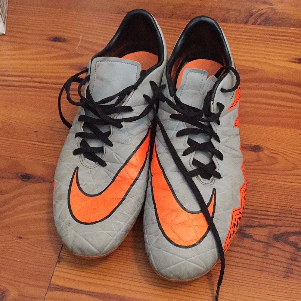 Men’s soccer cleats